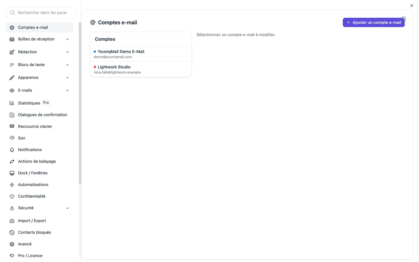 La gestion des comptes dans les paramètres : les comptes configurés avec leur nom affiché et leur adresse, ainsi que le bouton d'ajout d'un compte