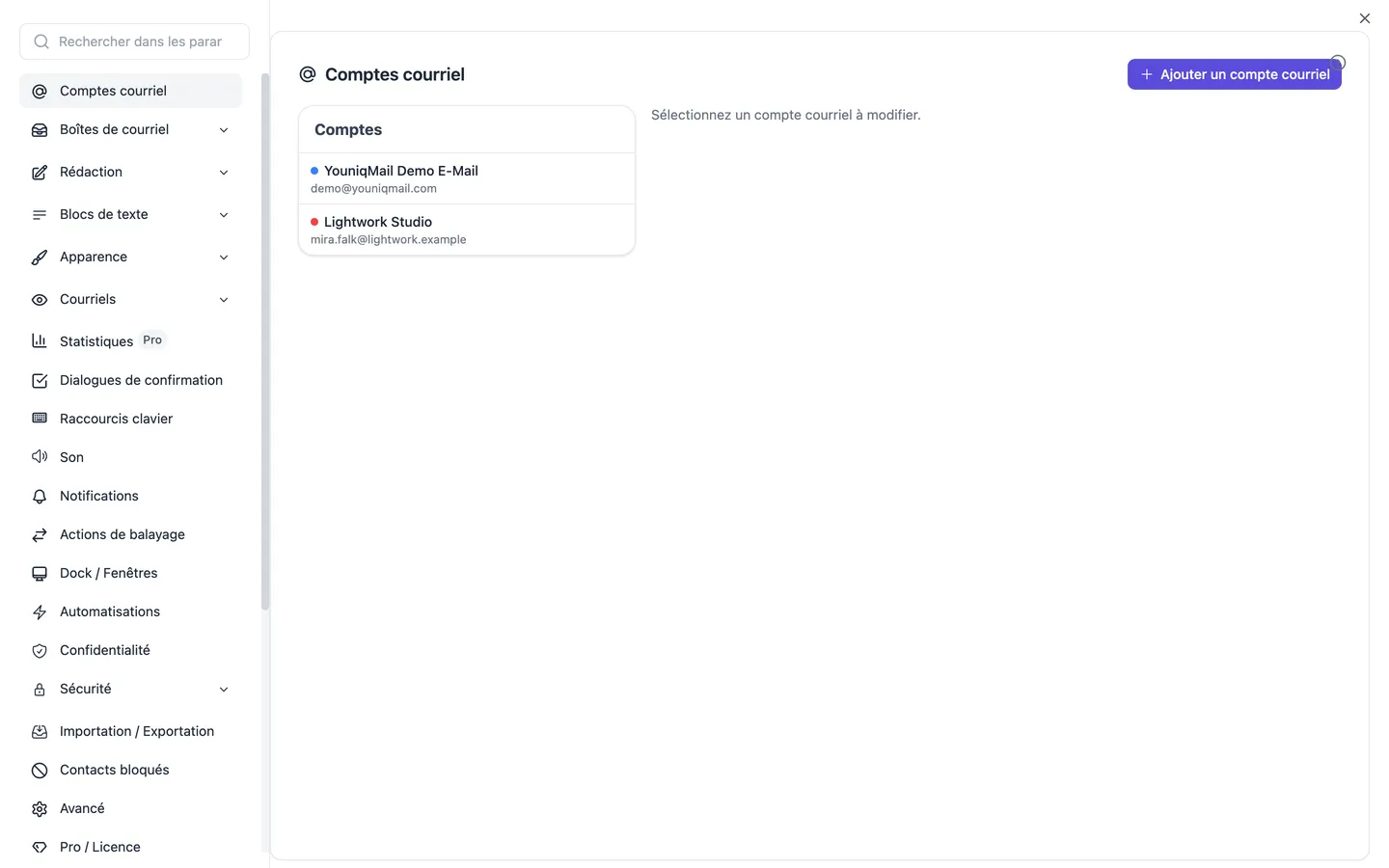 La gestion des comptes dans les paramètres: les comptes configurés avec leur nom affiché et leur adresse, ainsi que le bouton d'ajout d'un compte